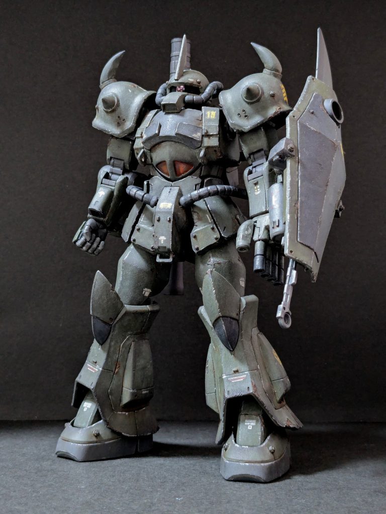 【正面】カラーリングは戦車よろしくオリーブドラブで統一。後述しますが、今回は塗装剥げと錆表現も頑張りました。