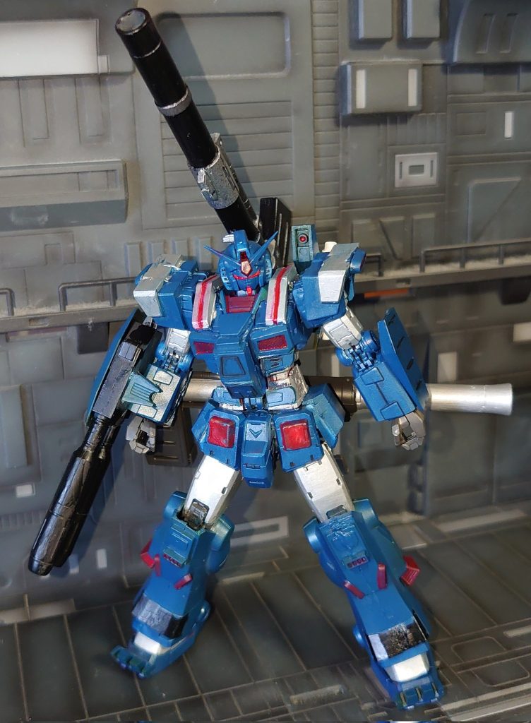 ミサイルベイ付ける都合上肩の上がる機構は機能しなくなりました(;´･ω･)腕足はそれなりに曲がります   