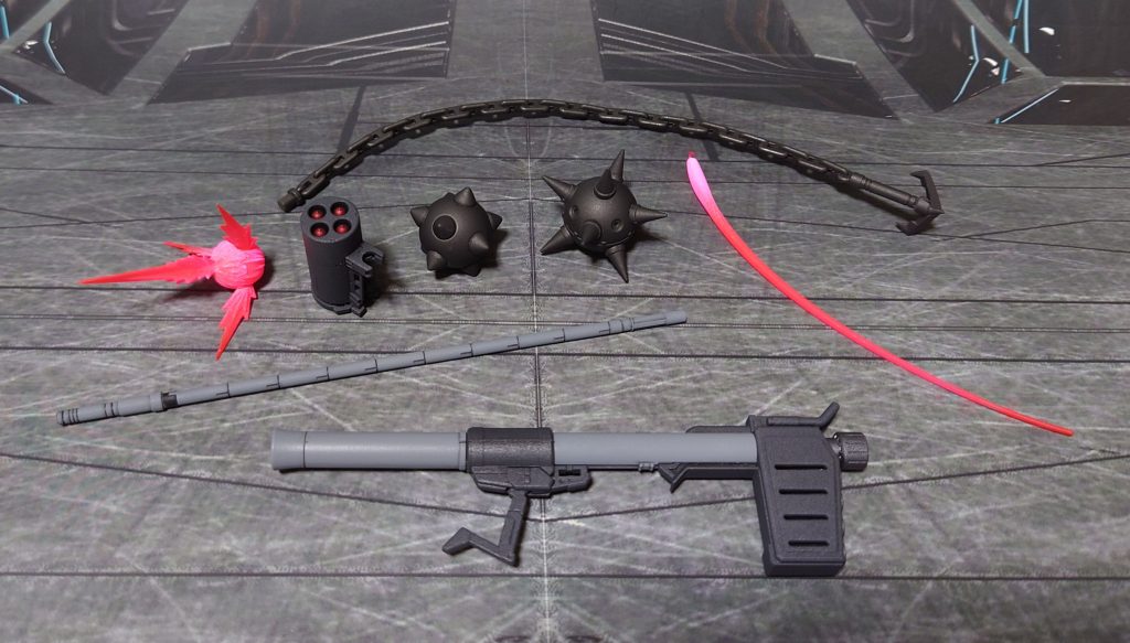 武器セット一式。■塗装レシピグレー：黒サフ→呉海軍工廠グレー→つや消し黒：黒サフ→MSグレー連邦系→つや消し金属色グレー：黒サフ→ガンメタル→つや消しガンダムハンマー・ハイパーハンマーグレー：グレーサフ→黒鉄色→つや消しハンマーチェーン部：黒鉄色→つや消しスーパーナパーム弾頭赤：黒サフ→メタリックレッド→つや消しビームサーベル・ビームジャベリン刃：根元にベースホワイト→先端側にメタリックレッド→全体に蛍光ピンクその他部分塗装、墨入れ：ガンダムマーカー各種→つや消し