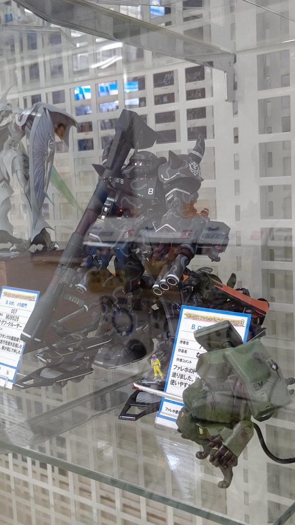 今、絶賛展示中のグフ・クルーザーです。よかったら見に来て下さいm(_ _)m。