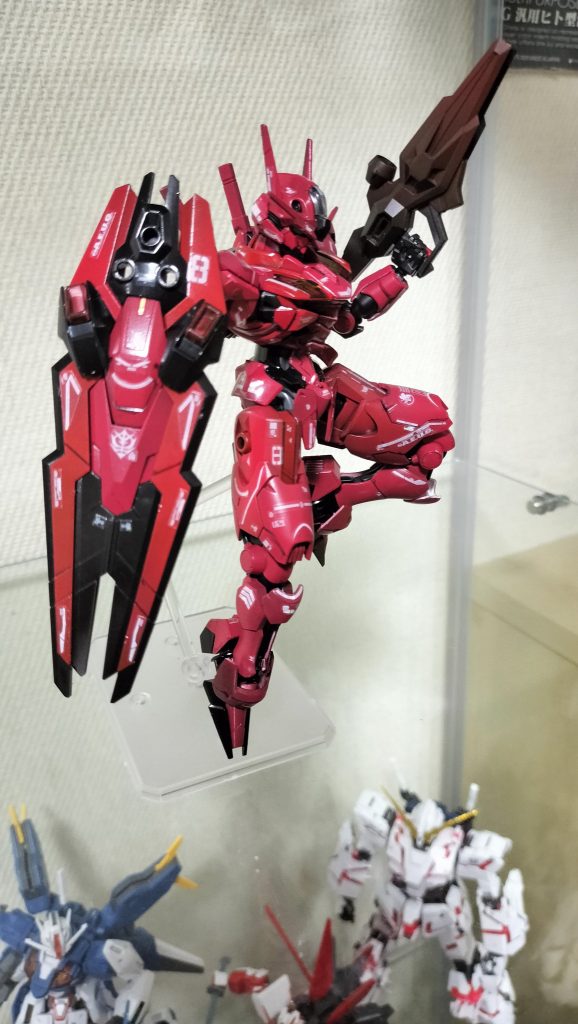 ポージングコーナー持ってるライフルは先が熱で焼けた金属みたいな感じにしたかったです