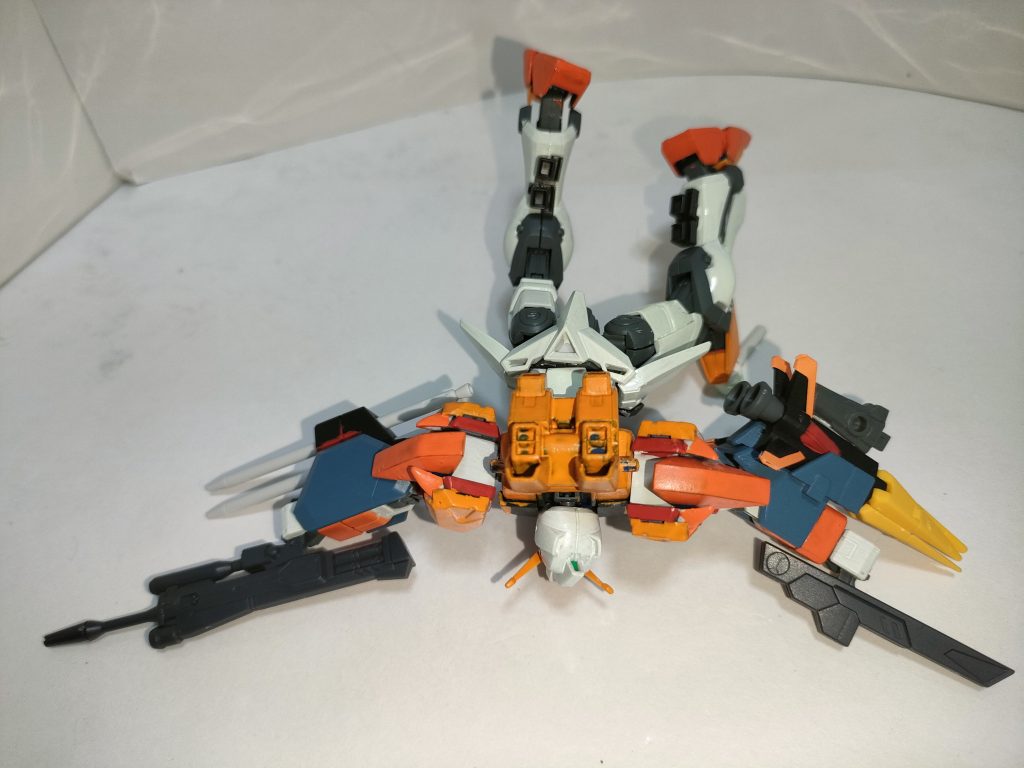 実は改良した意味が無い(ぶっちゃけ微妙)という致命的な弱点がある。 評価は「あっても良いし、無くても良い」である。 どうやら議員達が、このコズミック・イラの裏側で密かに行われていたらしい、眉唾ものな戦いに参戦していたデュエルと同系統の機体からヒントを得て、この形態を加えたらしいが…。 後で調べてみたところ、その時得た情報とデータは、跡形も無く消失していたとのこと…。 何か触れてはいけないものに触れ、目には見えない神の意志が動いたとでもいうのだろうか…?