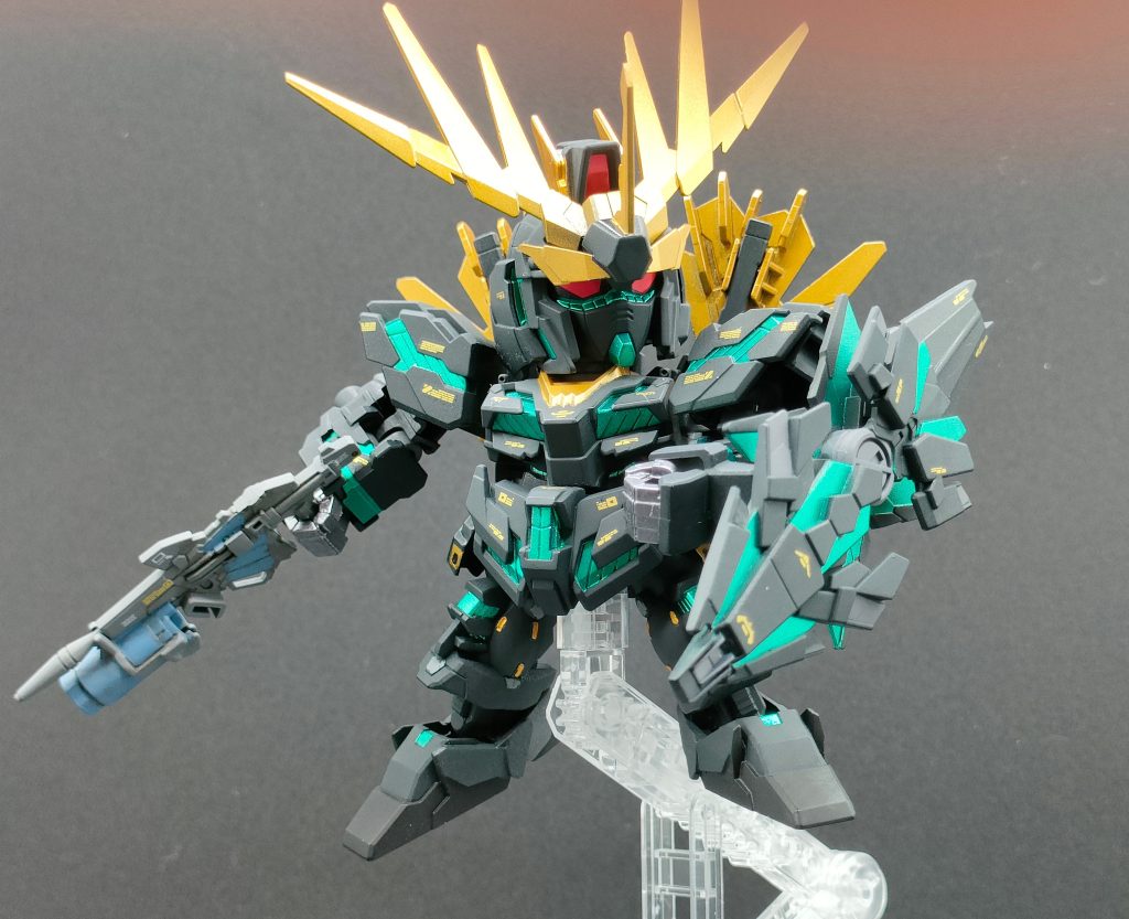 HGUC版との大きな違いは、サイコフレームの塗り分けになりますが、付属のシールをゲージにしてマスキングしたので、思ったより楽でした。