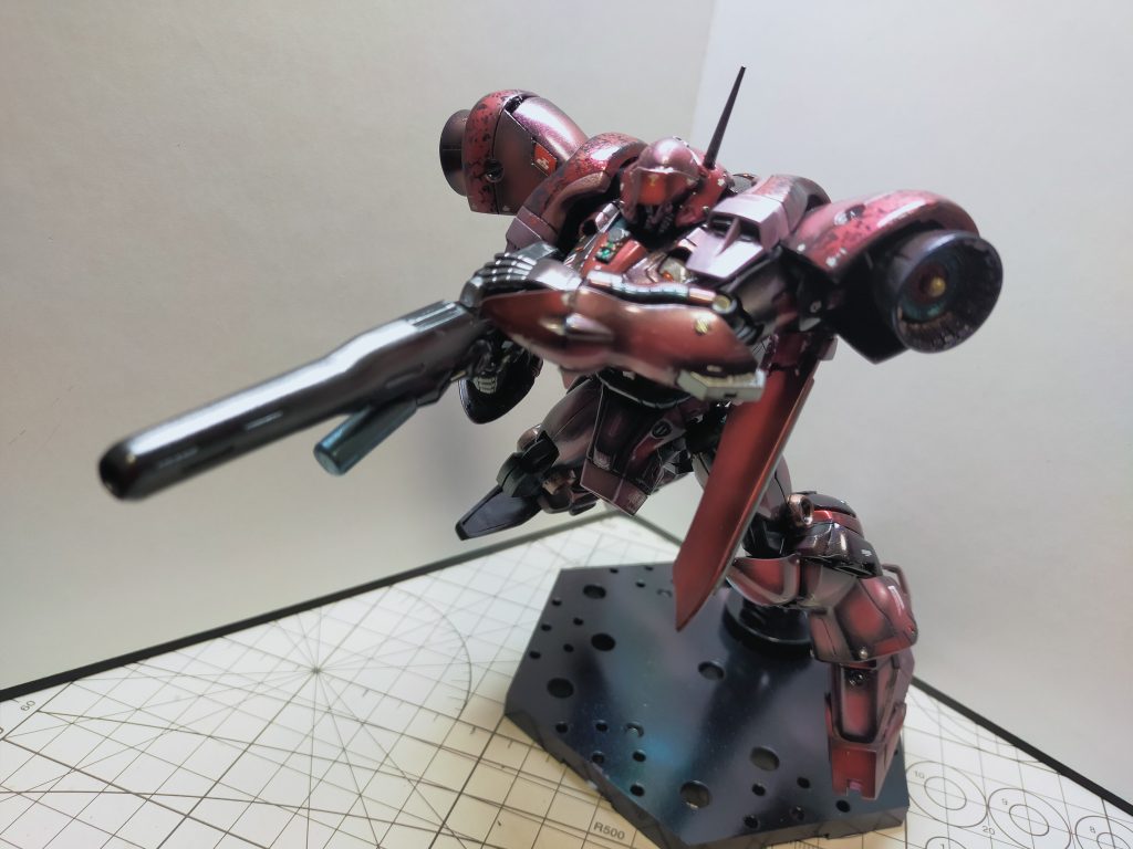 ガーベラのポージングはやはりライフルを抱えての出撃シーンでしょう……ネ!