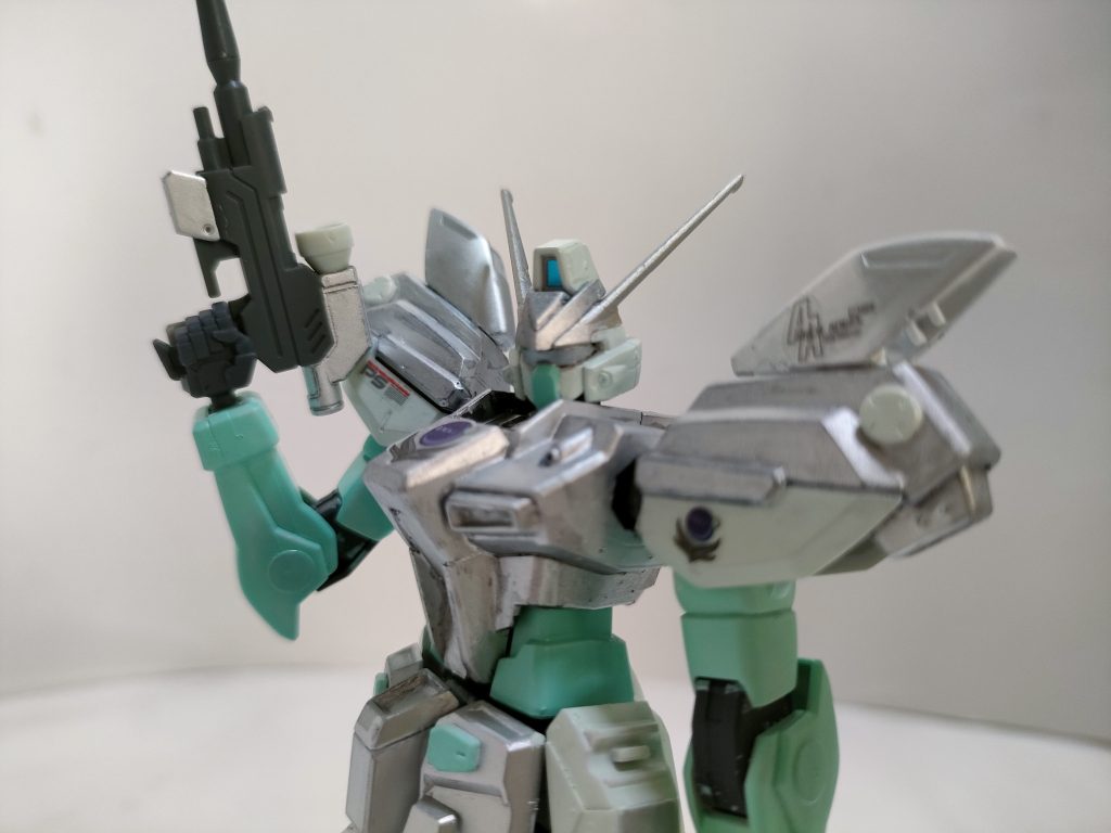 元々連合の所属だったアークエンジェルに思うことがあり、派遣・出向される度にこの伝説的英雄の戦艦に配備されている。