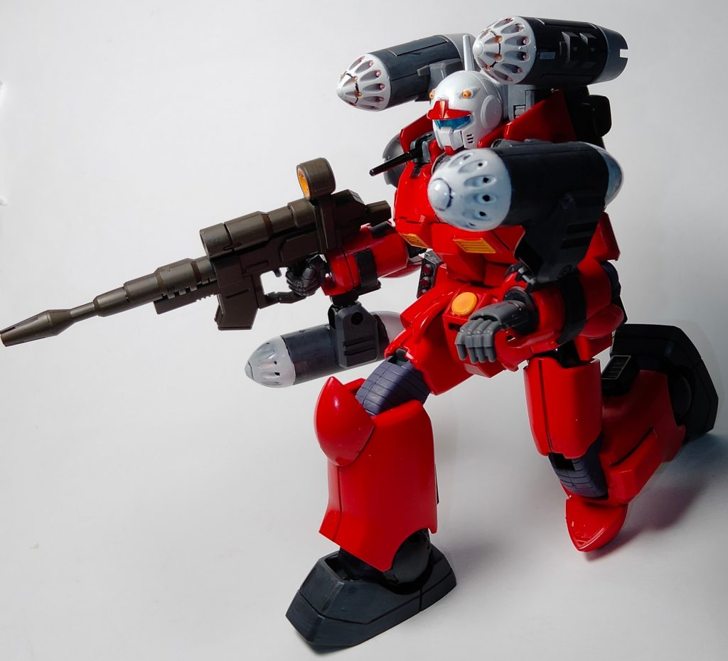 ぱっと見では気づきにくいですが、脚部は新HGガンキャノンのものです一度やってみたかった組み合わせです