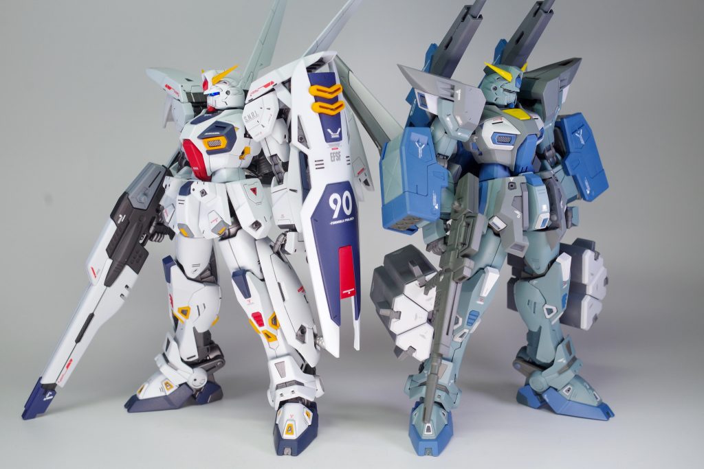 友達のF90BWと配色が対になってとてもええ感じです。 友達プラモ上手マンなので、並べて恥ずかしくないように自分の中では割と頑張って作りました。