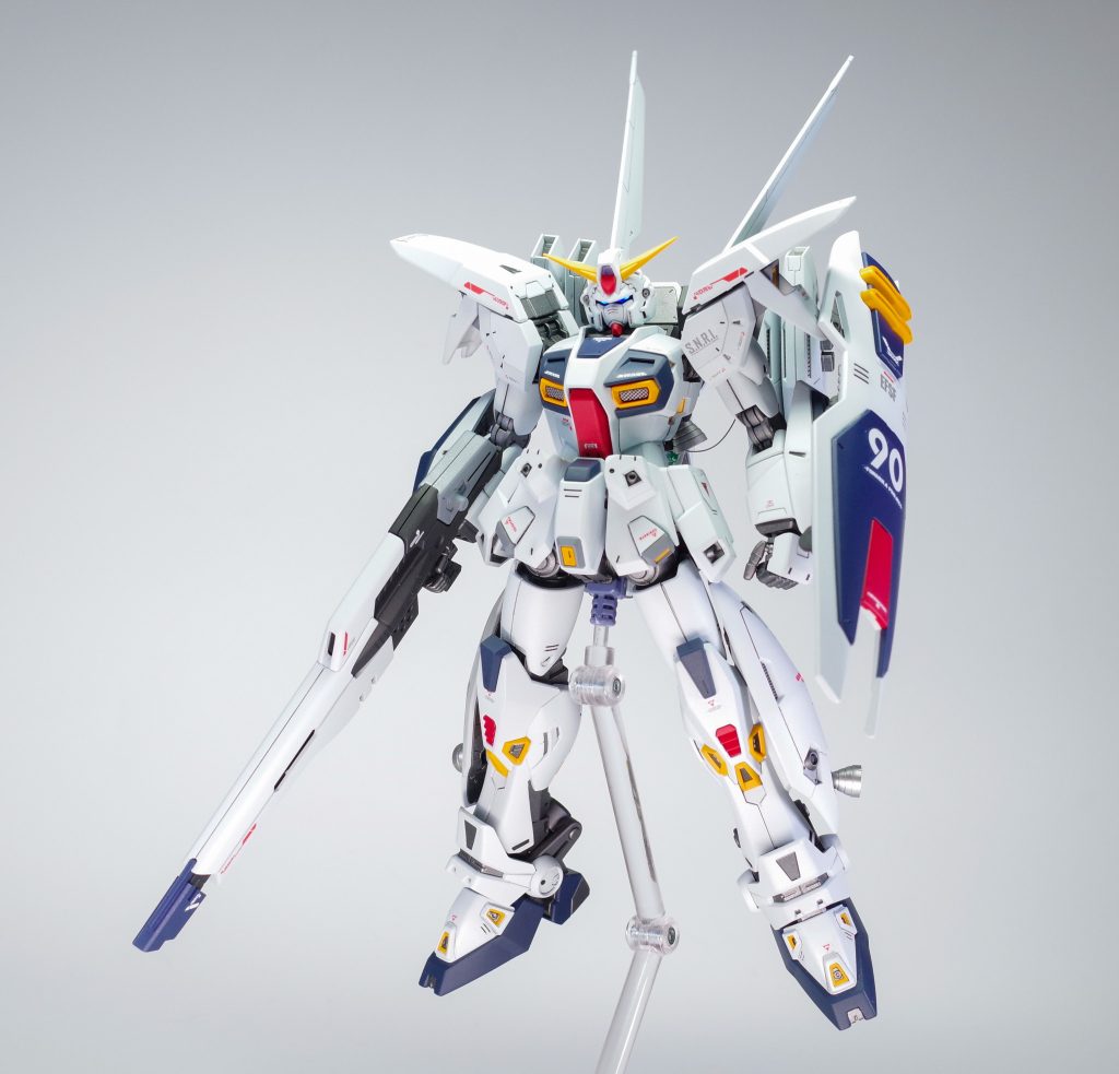 LEDの電池を配置する場所が見つからなくてバックパックの裏にテープで止めてます。見た目悪くて恥ずかしいので後ろからの写真はないです。