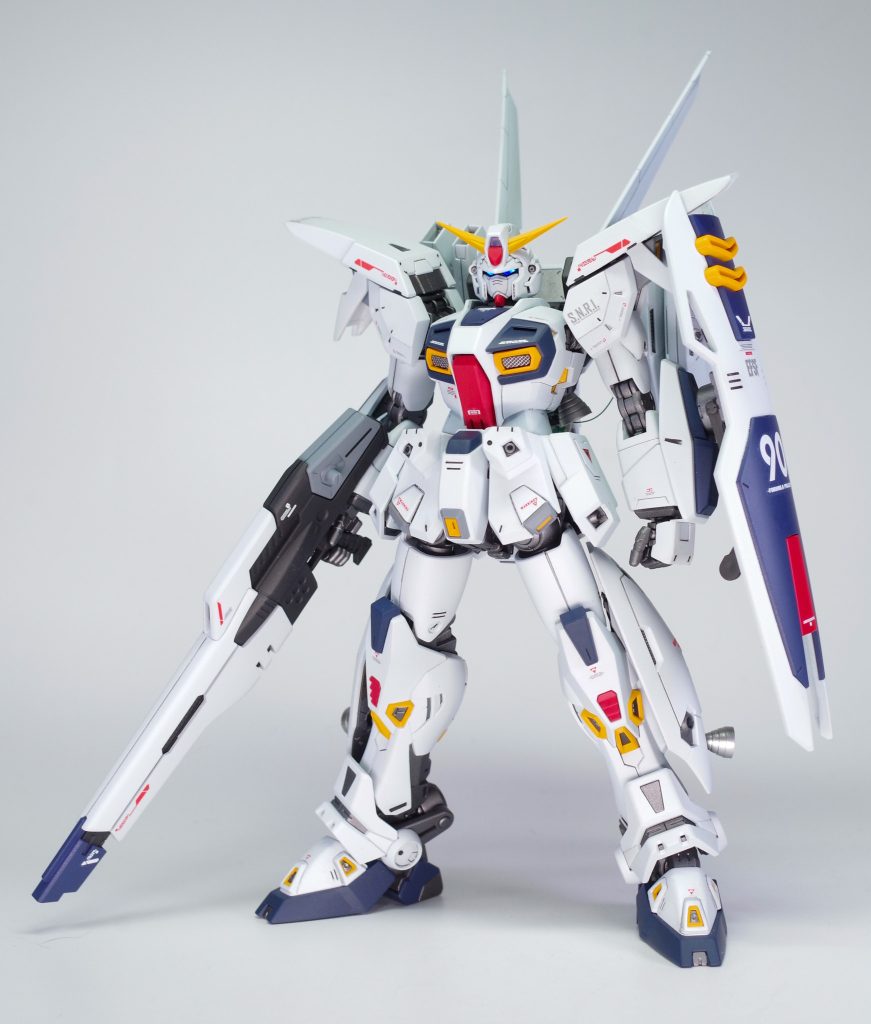 QとOのバックパックを無理やり合体させて、LEDで頭光らせてみました。写真の都合上あんまり目立ってないですが、サラッと光ってるのもカッコいいので大満足です。