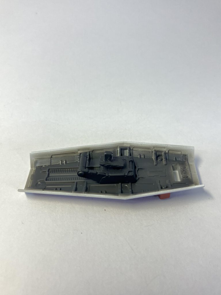 シールドは円柱の接続部を四角に調整して接続しています