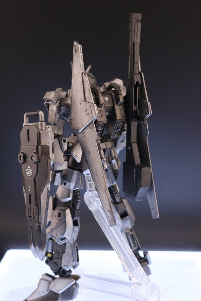 眠っていたシステムウエポンセットからシールドを引っ張り出し