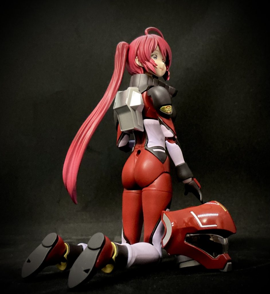 後ろ姿。しかし尻まで皺がよく出来てる……良いキットだぁ