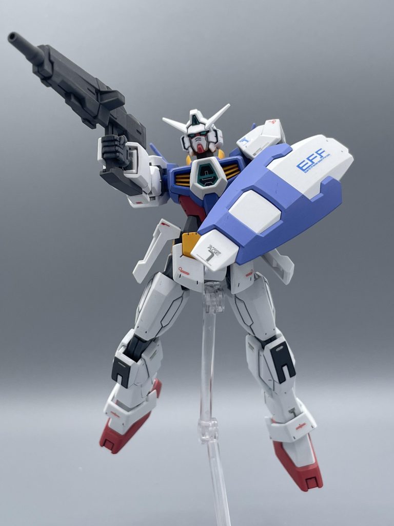 シールドを構えて射撃。地球を攻撃する悪いUEをやっつけるぞ！