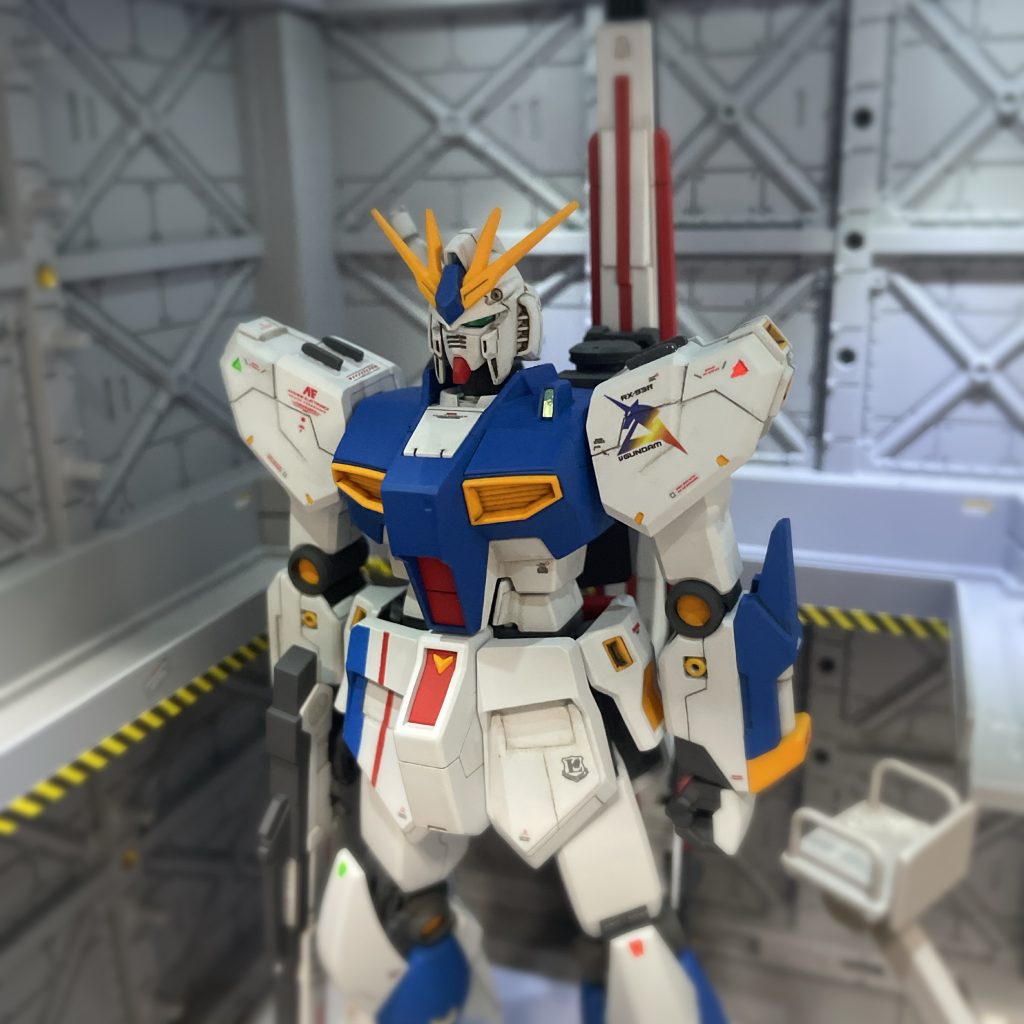 細部のディテールアップはRGと福岡νガンダムの画像をジックリ観察して再現してみました。