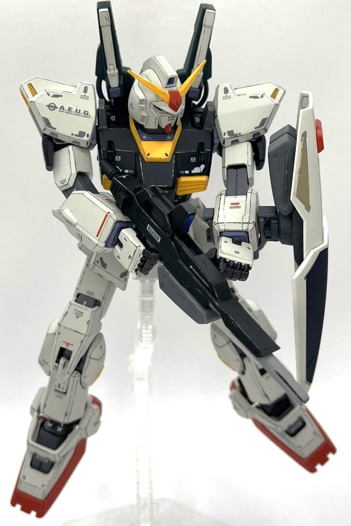 今回は私の制作物では珍しくウェザリングは施しませんでした。基本塗装後はスミ入れと、エッジに塗料を載せ強調した程度で仕上げました。