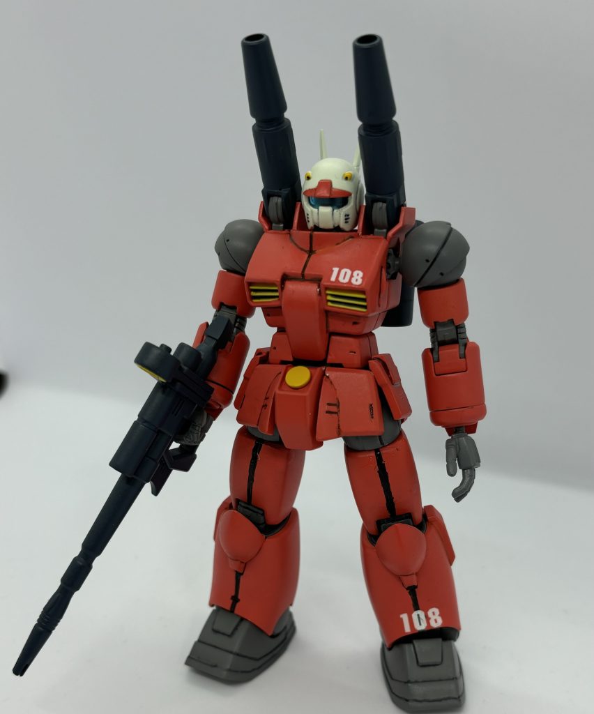 胴体と武器はHGUC（リバイブ）を頭部、腕部、脚部はドアン仕様のものを使用しました。モールドも一部パテで埋めて手足のバランスをマッシブな印象にさせました。