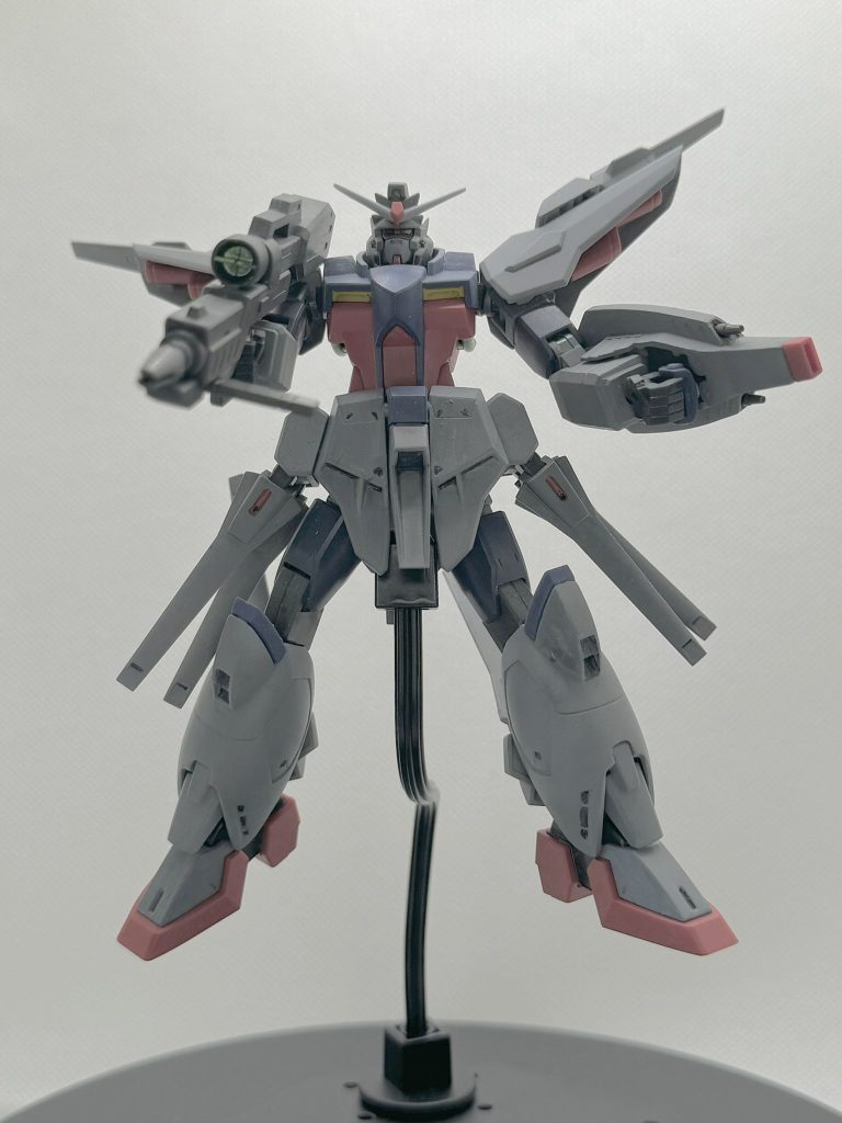 バックパックなしの状態。レジェンドってストライカーシシテム?らしくバックパックの換装ができるデザインでした。なのでエールストライカーやシラヌイなどピンがひとつのものなら簡単に付け替えられます。(見た目的にうまく合うかは微妙ですが…)