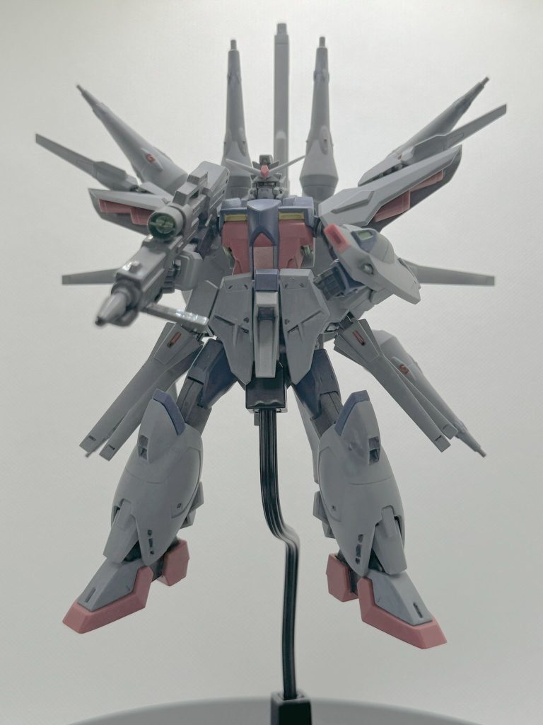 当時よく売れ残っていた「Gエグゼス ジャックエッジ」を購入し二の腕とふとももに組み込みました。組み込んだところで10年ほどタンスの肥やしとなってましたが今回のコンペのために目覚めてもらいましたwどうせ改造するならミキシング、ということでプロヴィとレジェをフュージョン。あとはどれくらいドラグーンを乗せられるか、というチャレンジ。