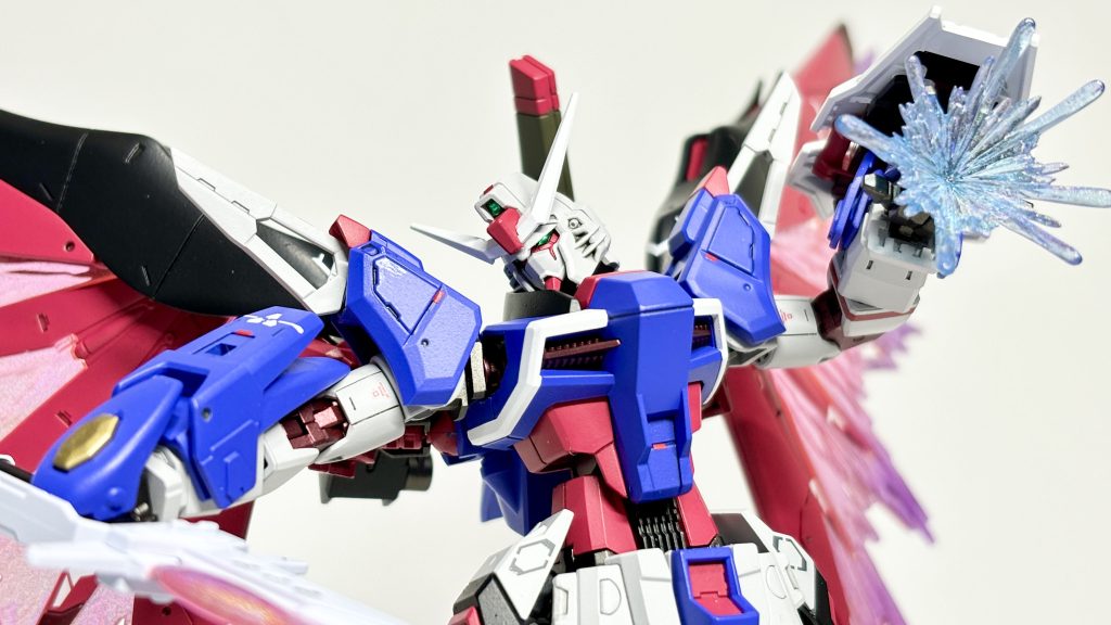 「こないだはジャスティスだったから負けたんだ！ デスティニーなら、お前らなんかにィ！！」