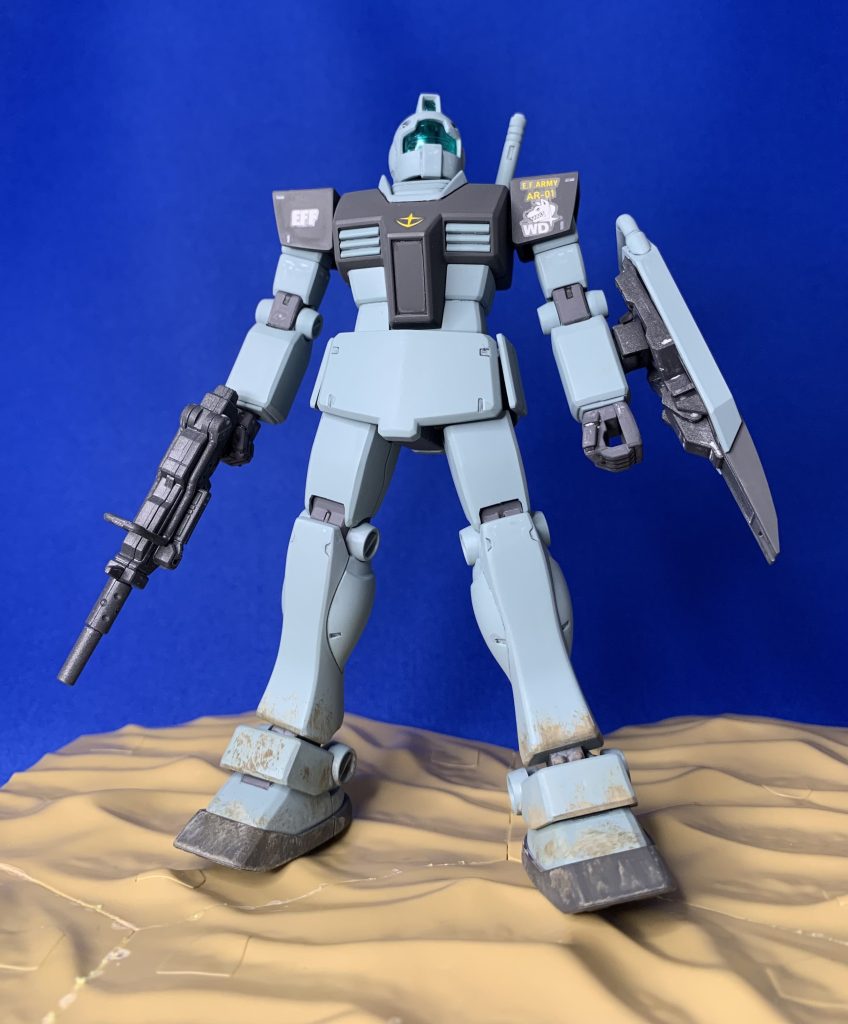 手を加えた所・バーニアのふちを薄く削る・カメラのクリアパーツのあとハメ加工・使わない右腕のハードポイントを塞ぐ・ビームサーベルは他キットのクリアパーツを取り付けるために切断＆穴あけ