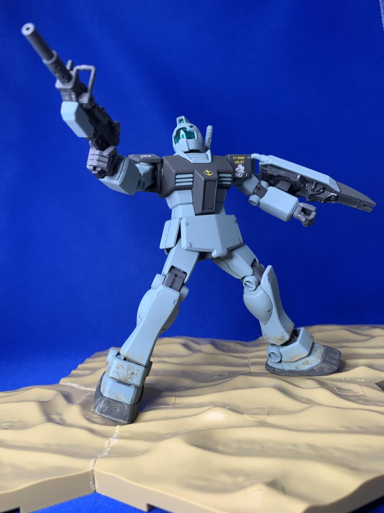 カラーリングは前回のジムキャノン同様です。基本色１：RLM65ライトブルー(クレオス115番)基本色２：RLM66ブラックグレー(クレオス116番)関節部：メカサフヘヴィ武装：MSグレー連邦系(UG05)カメラのクリアパーツはジムキャノンと色を合わせるため、通常版を使用しています