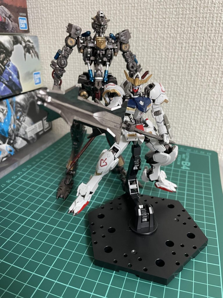最後は作成中のMGバルバトスのガンダムフレームと。フレームで腹一杯です泣