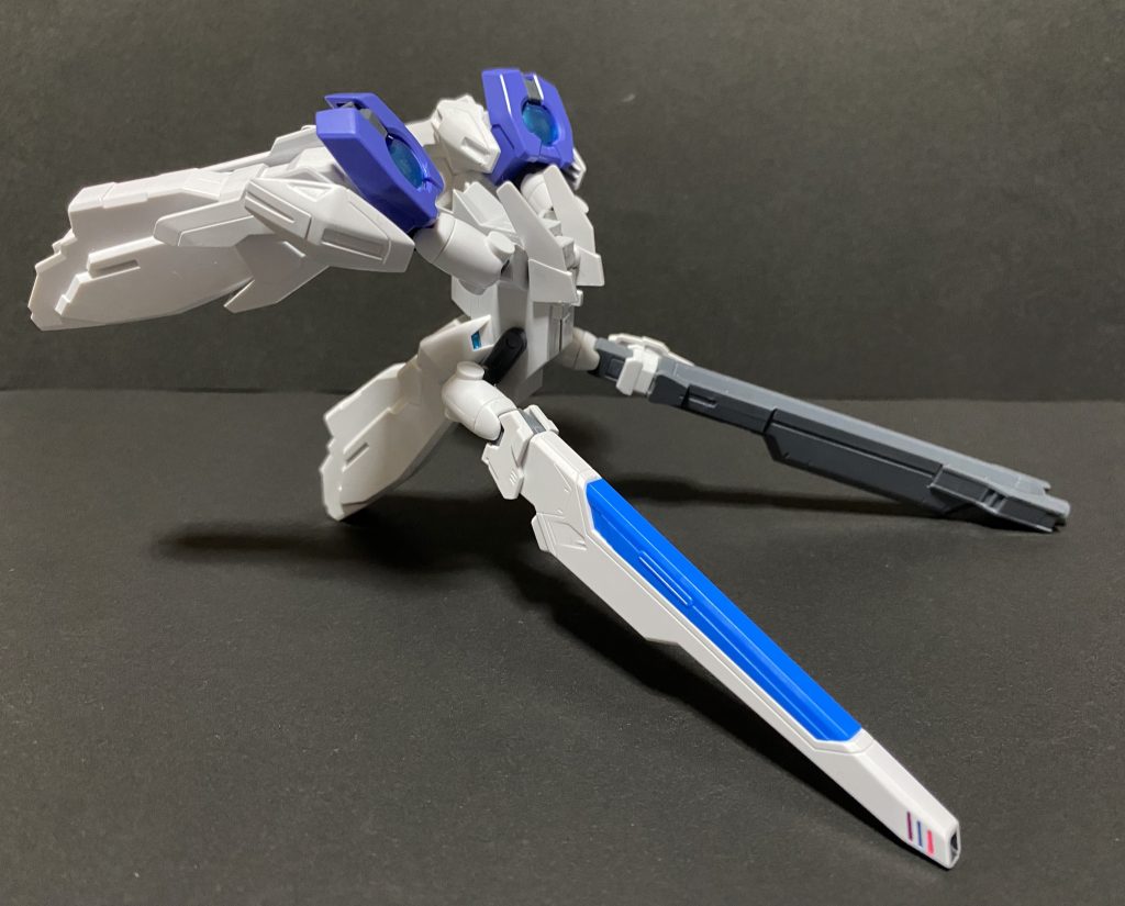 バックパック『スターテールブースター』バラエーナ・プラズマ収束ビーム砲GNロングライフルGN(ガン)ビット上記3種の武装が装備されている