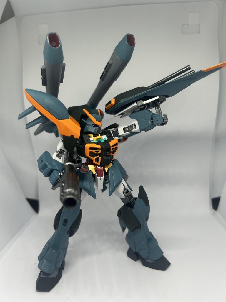 カラミティのシールドはアースリィガンダムのシールドの様に、コアガンダムのシールドの上に被せることで装備可能にしました。