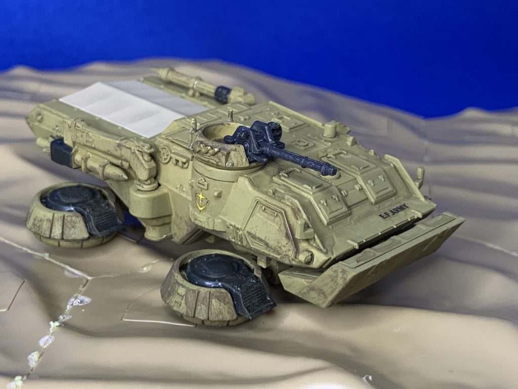 ホバートラックは一部の肉抜き穴を埋めて、ミドルストーンで全塗装後にウェザリングペイント