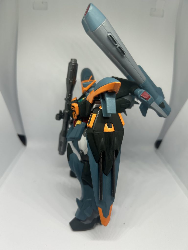 フロント、リア、両サイドからの写真です。アーマーは主にカラミティ、フェイクν、アースリィのパーツを使用して作製しています。