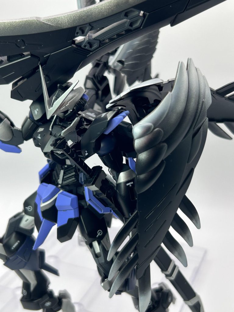 武器は、アストレイレッドフレームの刀とアストレイΩの大剣の二種です。