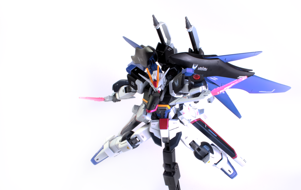 ビーム砲にはフラッシュエッジがマウントされている。　