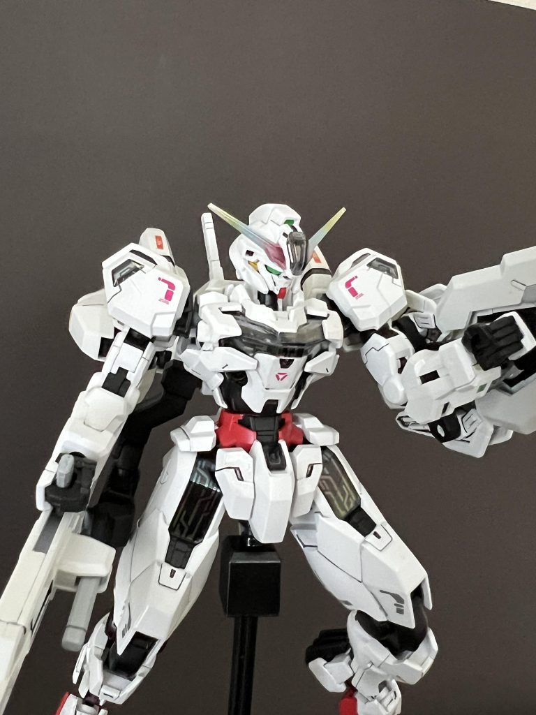 デカールはMGガンダム用のを使ってます。