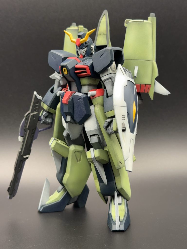 スミ入れはエナメルダークグリーンをウォッシングに近い要領で、ざっくりスジに落として溶剤つけた綿棒で拭き取りました。