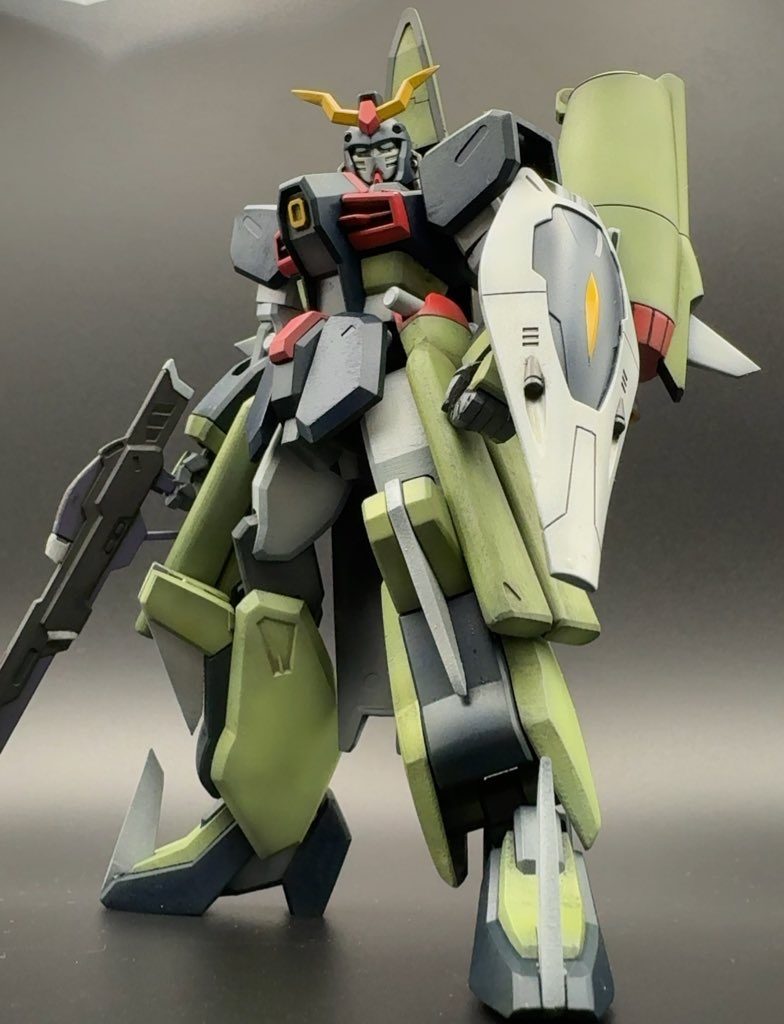 塗り分け箇所が細かく、マスキングに苦労しましたが頑張った分、満足いく塗装が出来ました🎨