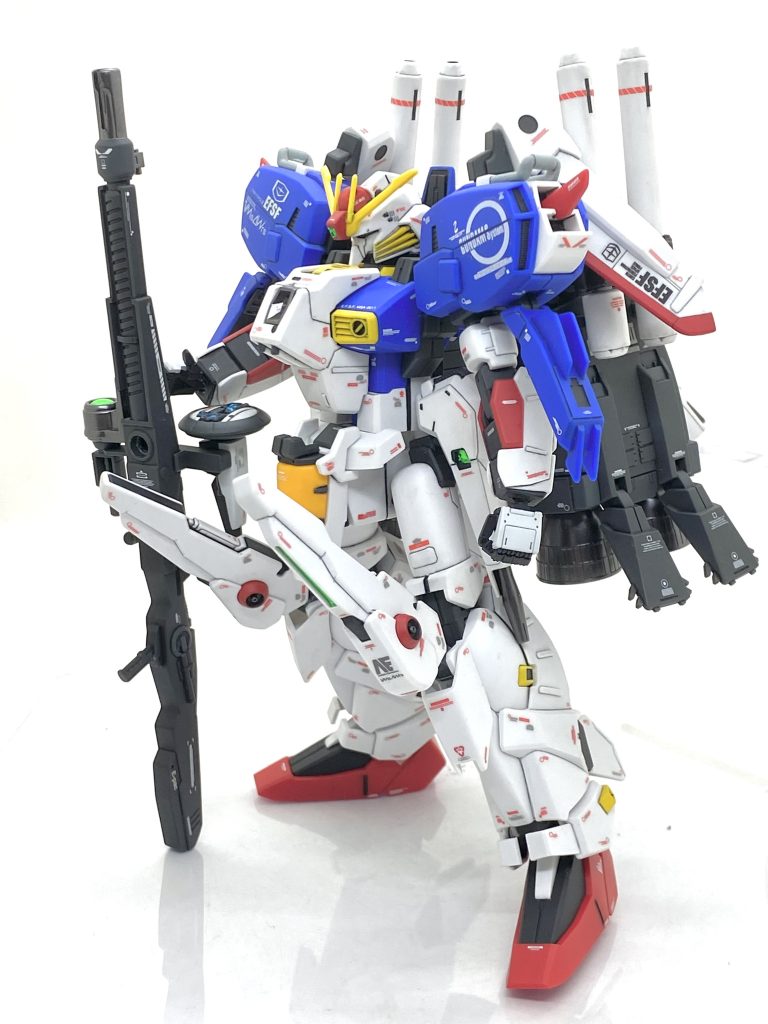 成型色仕上げでも合わせ目消しで本当に苦労したので思い入れのある作品になりました(笑)。