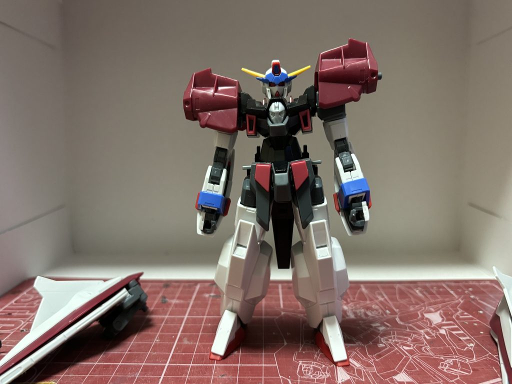 製作工程2肩を変更左肩側のダークハウンドの肩に載せる形で取り付けていたのを右肩の直接取り付ける形に変更工作内容は内側に軸受をつくるだけの簡単工作