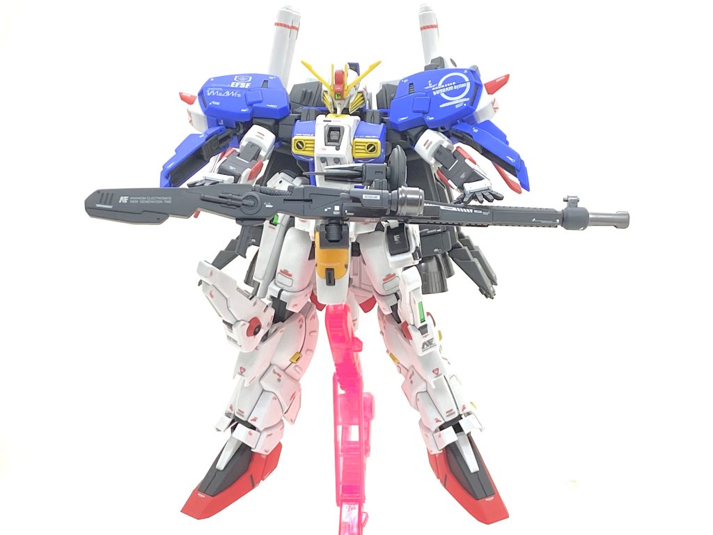 ムックのある例のポーズ。実際のカラーリングはリファイン版ですが・・・。