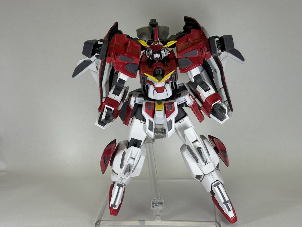 ・肩部ガトリング砲両肩に装備、小型なので主に牽制用・フラッシュブイ胸部V字状の武装、閃光による目眩し武装