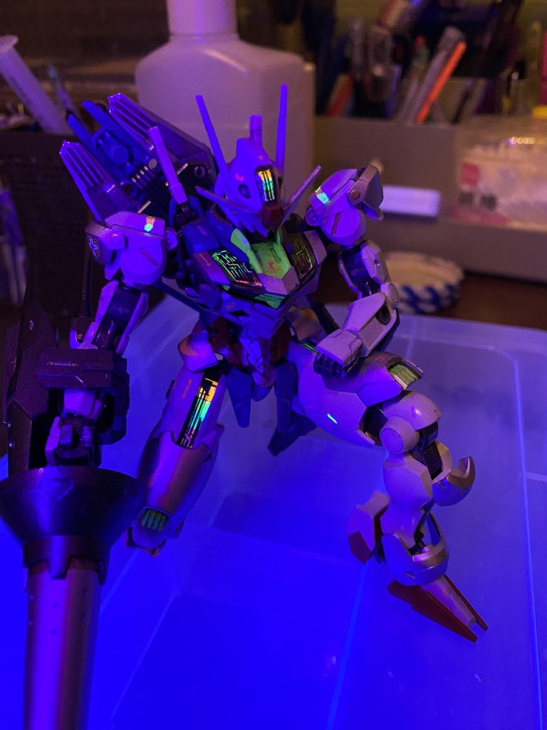 シェルユニットのビコーンシステムは皆さんご存知のイタミテックさんのコピー用紙にパターンプリントする方式を使わさせて頂きました。これは原理も眼からウロコだったし、最初は面倒くさいと思っていたパソコンソフトでのドローイングも、「自分でパターンを描いている!」という他では得難い達成感を味あわせてくれるものでした。基データと制作手順を気前よく公開して下さっているイタミテックさん!本当にありがとうございます🙏