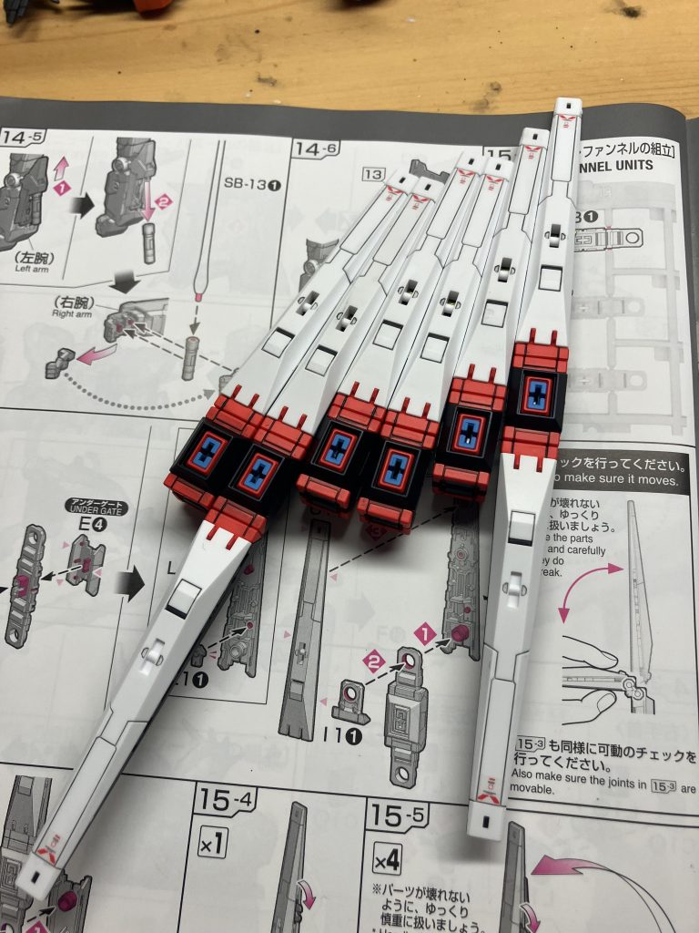 そして、ファンネルですね。ファンネルもレッドにしてみました。 コレはコレで、自分なりにいい感じですね。最後までご覧頂きありがとうございました😊