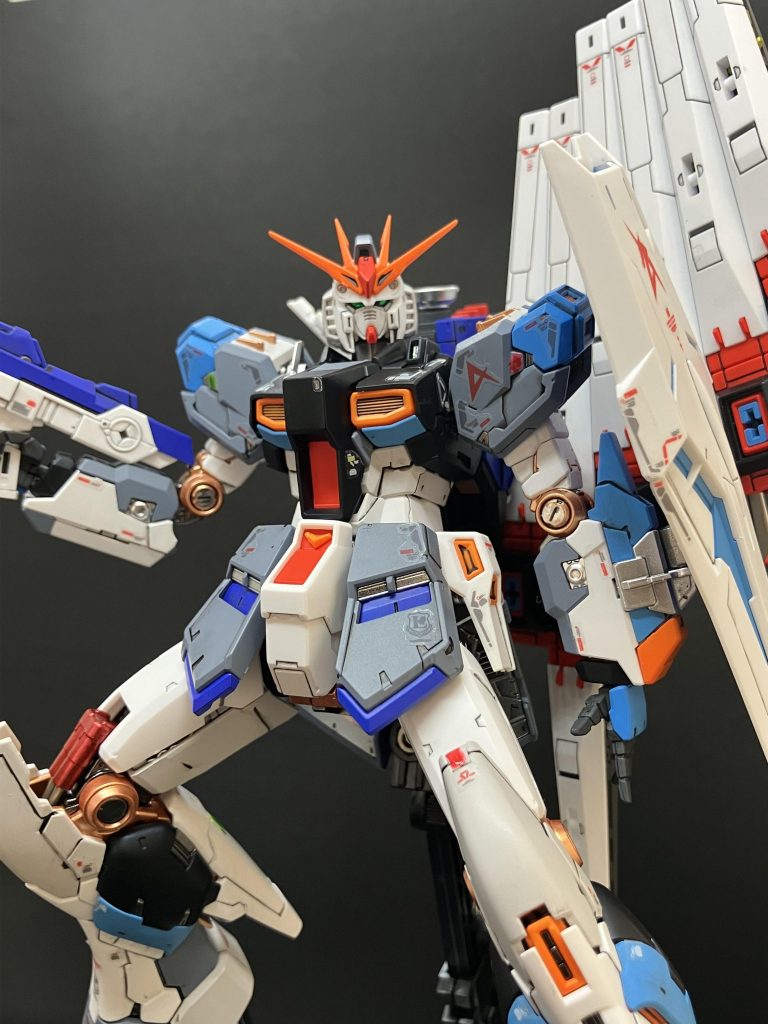 さすが、RG史上最高傑作と言われてるだけに部品が細かくて、途中挫けそうに、なりましたw…( ̄▽ ̄;)