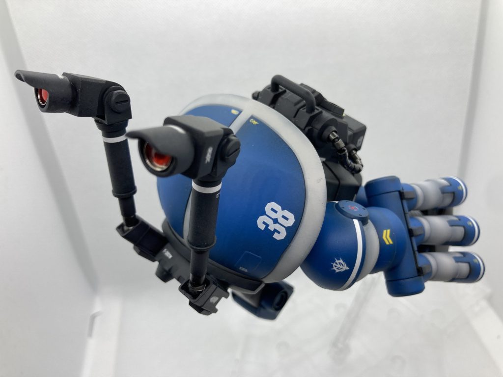 元々の機体は、水中潜行移動時に前方が見えない設計となっていますが、ぺリスコープが可動式のため、バイザーを装着することで水中潜行時でも前方確認が可能となります