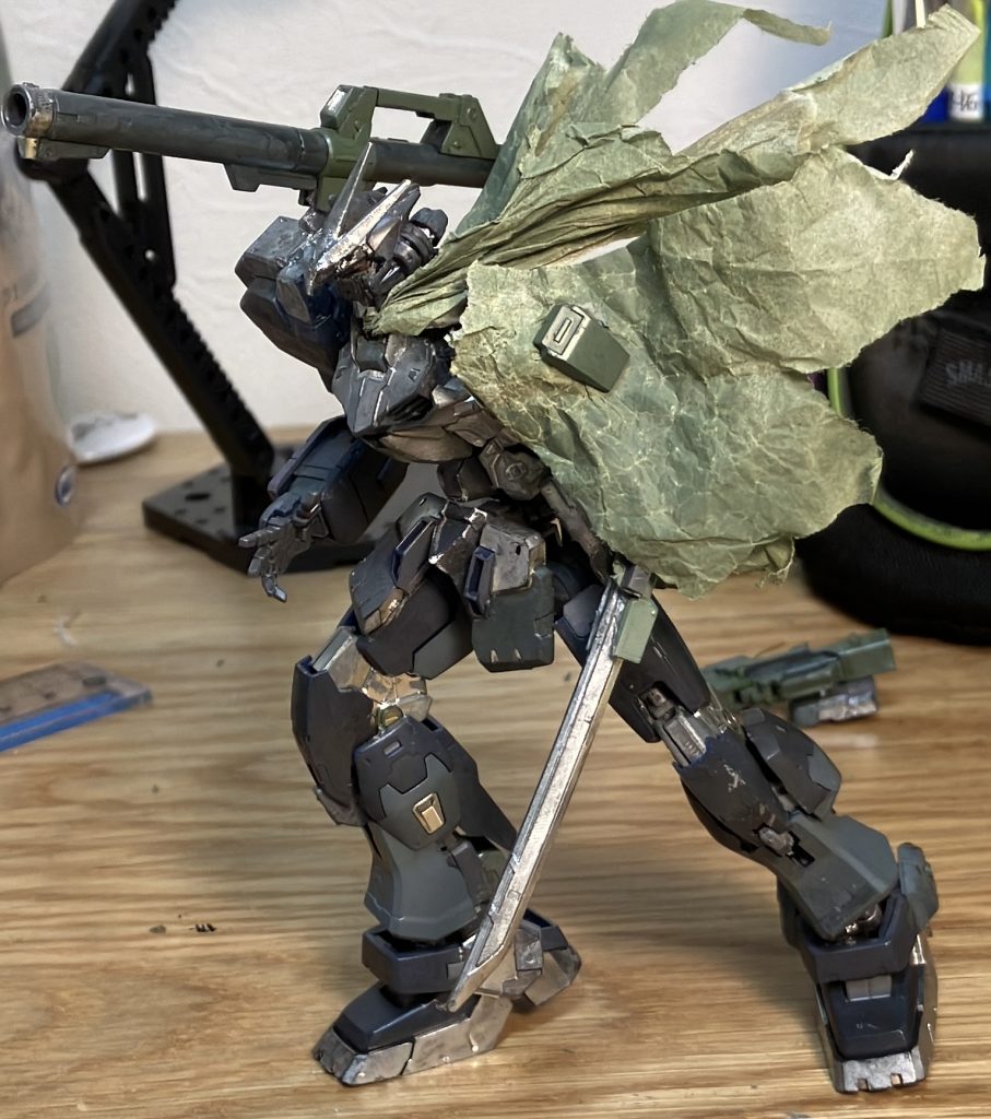 僕の設定では一応、陸戦型です。ショルダーアーマーには局地戦型っぽくバズーカを付けてみました(^ν^)