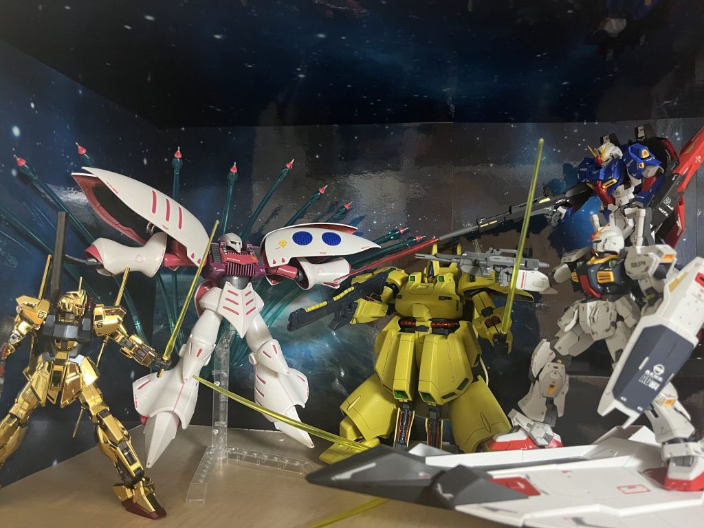 毎回やりたくなる対決セットwキュベレイに始まり百式、ジオ、ゼータ、マーク2と増えました。rg好きなんだけど、ゼータの首引っ込みが気になってしょーがない…