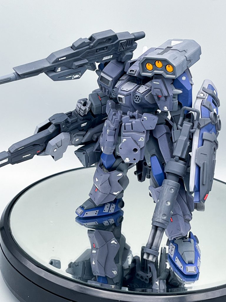 ▲塗装について。ロービジ風にグレーを中心にしながら、オレンジイエローを差し色にする憧れ?の配色。レッドチップもちょいちょい入れてます。