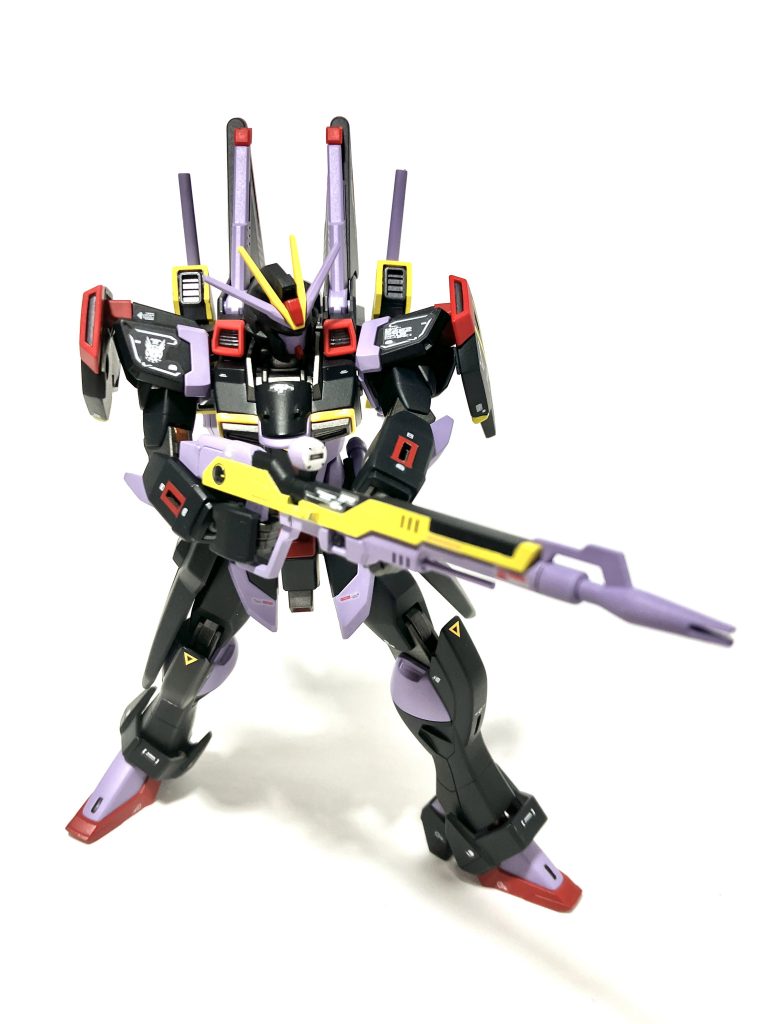 ◆MA-BAR72-C 高エネルギービームライフル改◆インパルスのビームライフルを高出力にして有効射程距離を伸ばした改良を行っている。装弾数は減ったもののガイアガンダムのビームライフルに寄せた為、ステラにとっては使いやすい武装となる。