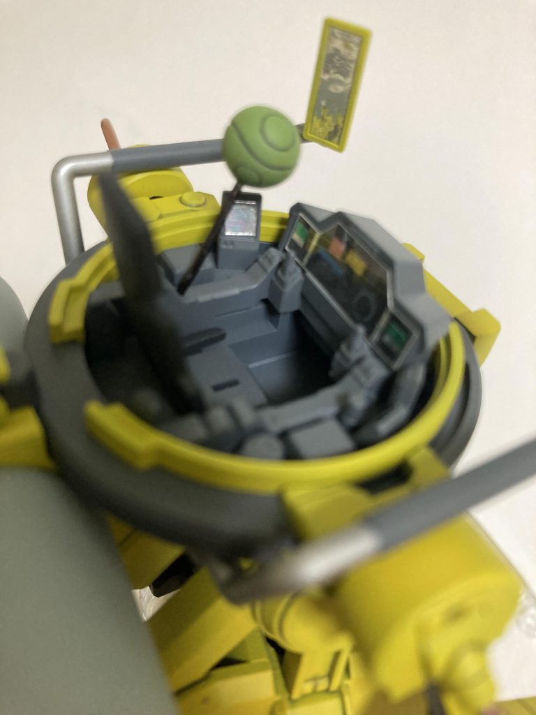 コクピット内の操作パネルを自作しました。墜落中のため『危険!危険!』って感じで黄色、赤を使用