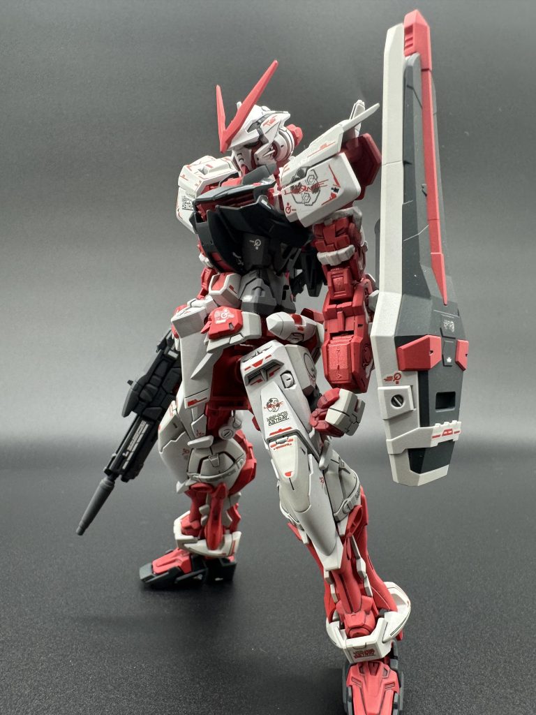 アストレイレッドフレーム–2枚目/制作者：ぴょんぴょん