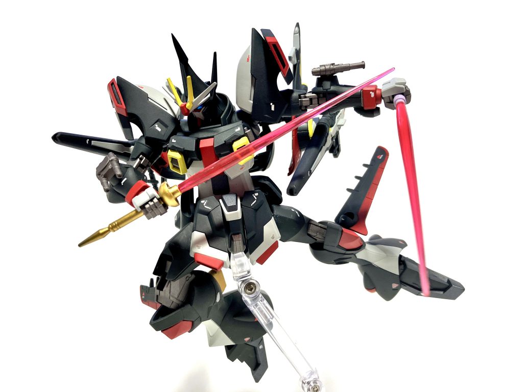 ◆フェロセカーレ・ビームサーベル & ヴァジュラ・ビームサーベル◆ガイアのサイドアーマーを取り付け為、ギャンとガイアのビームサーベルを装備している。